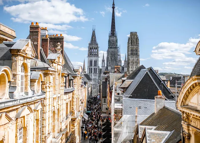 Pierre Proche Place Saint Marc