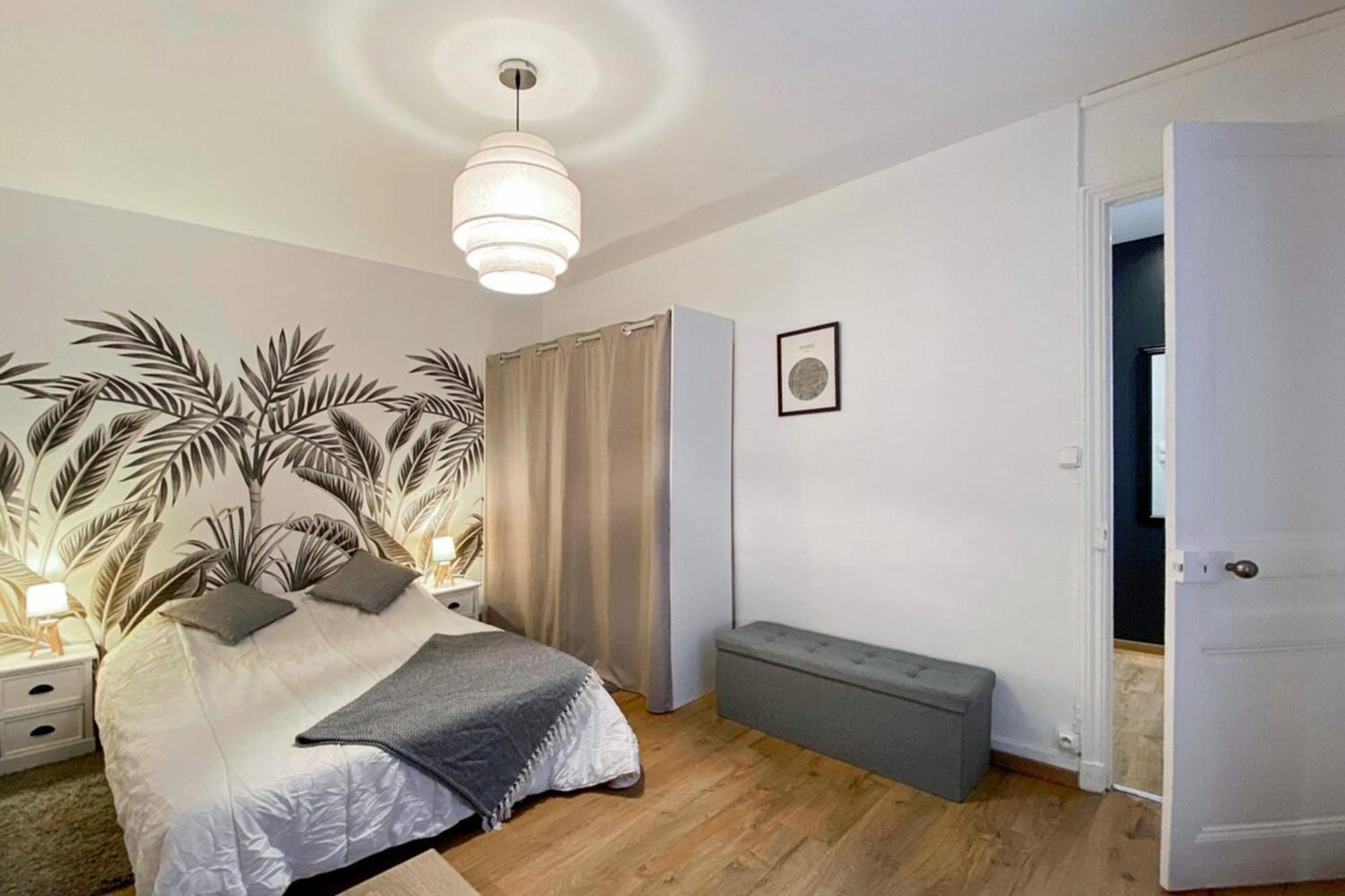 Pierre Proche Place Saint Marc Apartment *
